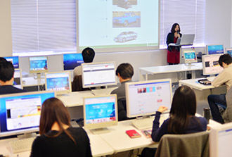 Web制作会社への就職活動を有利に進める「受講生作品発表会」